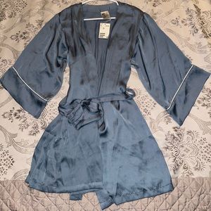 H&M- XS Blue Satin Robe